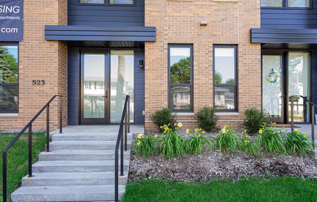 2 beds, 1.5 baths, 1,116 sqft, $2,695, Unit 103
