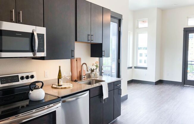 Studio, 1 bath, 302 sqft, $1,150, Unit 307*