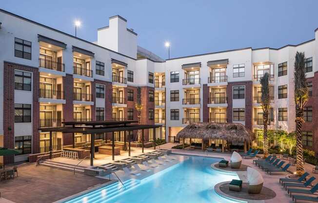 swimming pool at Tinsley on the Park apartments