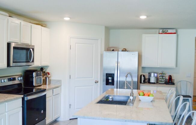 5 Bedroom 3 Bath in Avalon Woods in Newberry