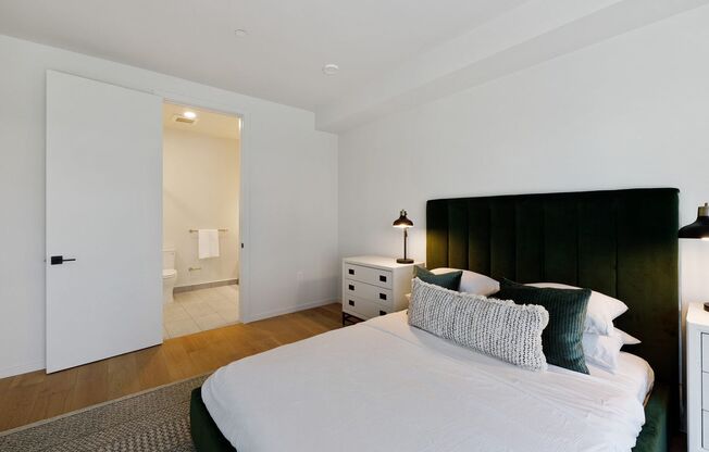 2 beds, 2 baths, $4,250, Unit # 5