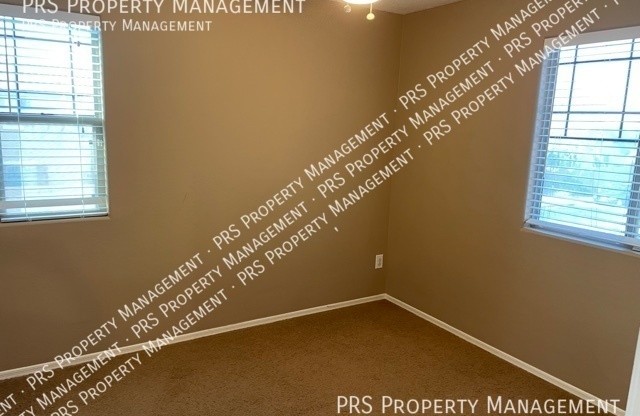 2460 E VERMONT DR