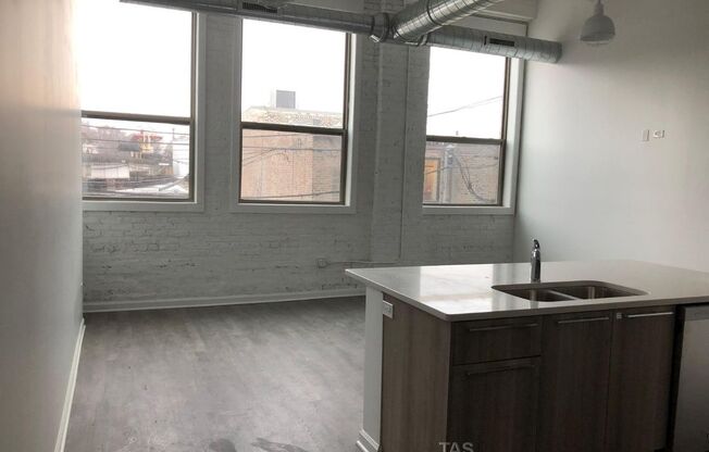 3 beds, 2 baths, $3,625, Unit 205