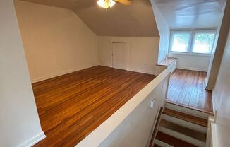 3 beds, 1 bath, $1,000, Unit 291