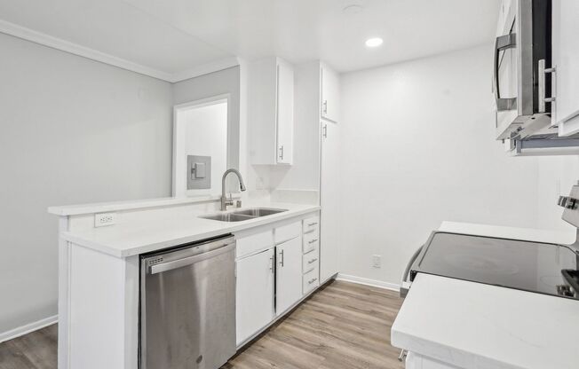 1 bed, 1 bath, 695 sqft, $1,898, Unit 208