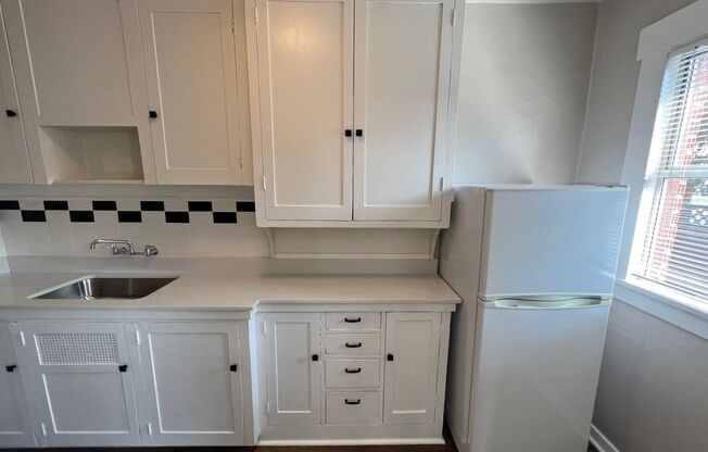 Studio, 1 bath, 360 sqft, $1,395, Unit 207