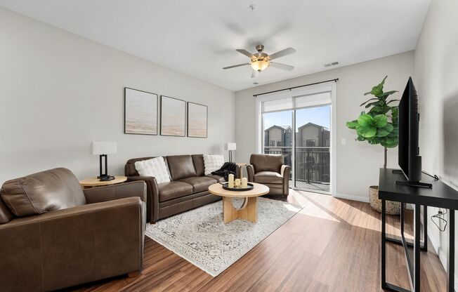 1 bed, 1 bath, 750 sqft, $1,535, Unit 533