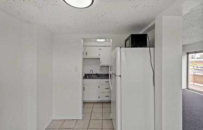 2 beds, 1 bath, 800 sqft, $999, Unit Apt. 502