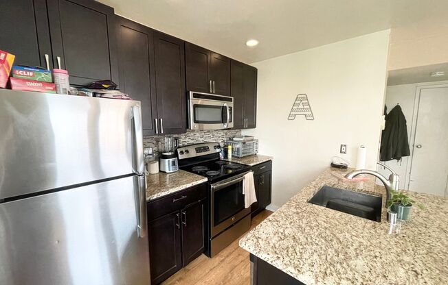 1 bed, 1 bath, $1,025, Unit 403