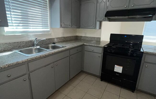 3 beds, 2 baths, 1,200 sqft, $1,650