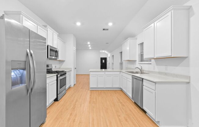 Beautiful Home in Desirable Tavola Community. GAS/WATER/GARBAGE/LAWNCARE/INTERNET is included in rent