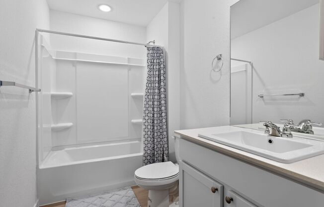 Private Bedroom for Rent – 5 Minutes from Texas A&M–San Antonio!