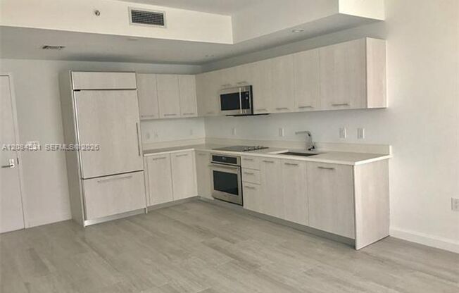 1 bed, 1 bath, $3,200, Unit # 2807