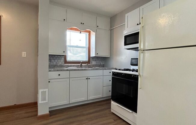 1 bed, 1 bath, $1,095, Unit 617