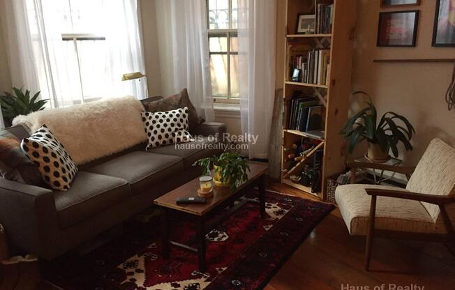 281 NEWBURY