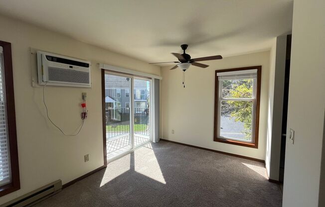 2 beds, 1 bath, 950 sqft, $1,750, Unit 7646CB