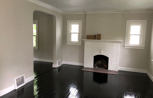 3 beds, 1 bath, $1,300