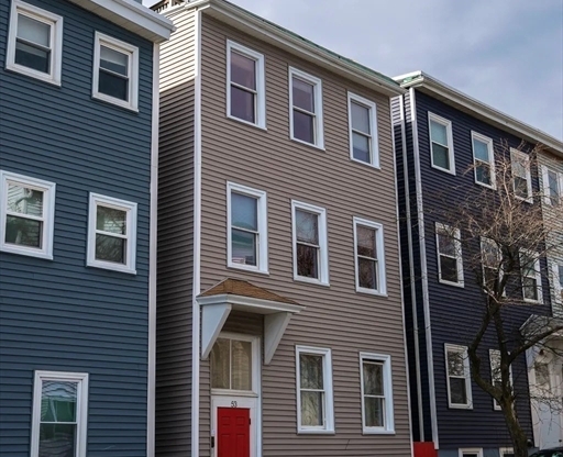 2 beds, 1 bath, 700 sqft, $2,600, Unit 2