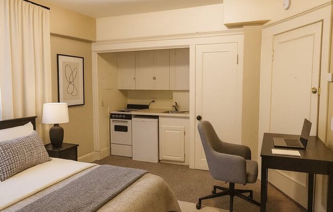 Studio, 1 bath, 250 sqft, $950, Unit 100