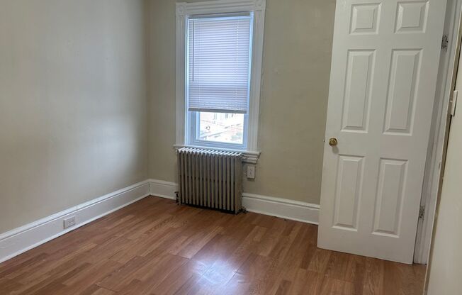 3 beds, 1 bath, $1,395, Unit Apt. 2