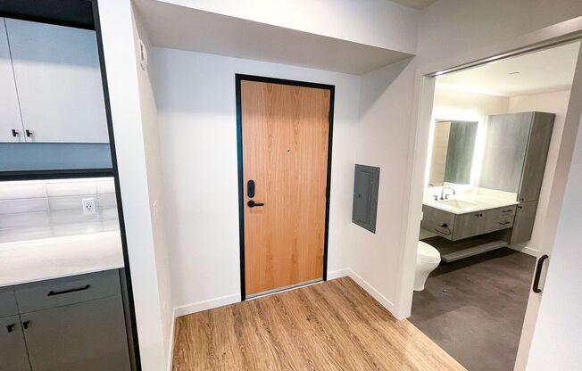 1 bed, 1 bath, 708 sqft, $3,295, Unit 406