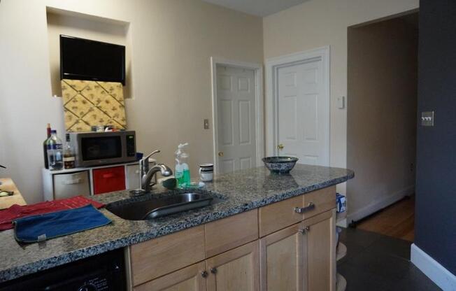 3 beds, 1 bath, $3,300, Unit 1