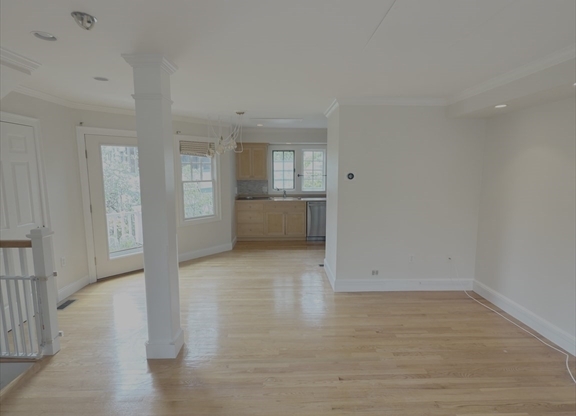 57 KINNAIRD ST