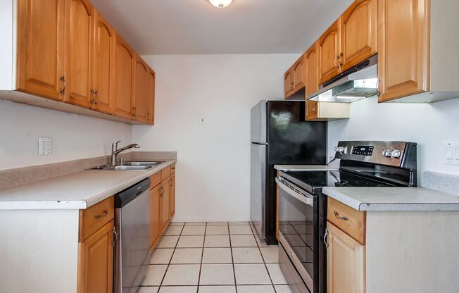 2 beds, 1 bath, 850 sqft, $2,450, Unit 10