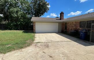 3 beds, 2 baths, $1,500