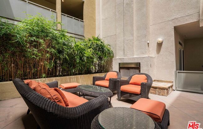 1 bed, 2 baths, 1,149 sqft, $3,750, Unit 438