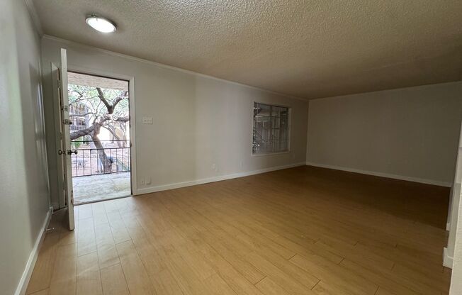 2 beds, 1 bath, 900 sqft, $1,145, Unit ELP2202-232