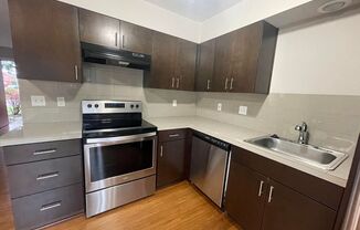 2 beds, 1 bath, $1,795, Unit 05