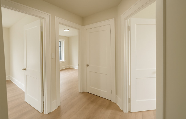 5 beds, 3 baths, $3,000, Unit Red House