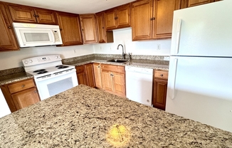 2 beds, 2 baths, 1,040 sqft, $4,000, Unit 404
