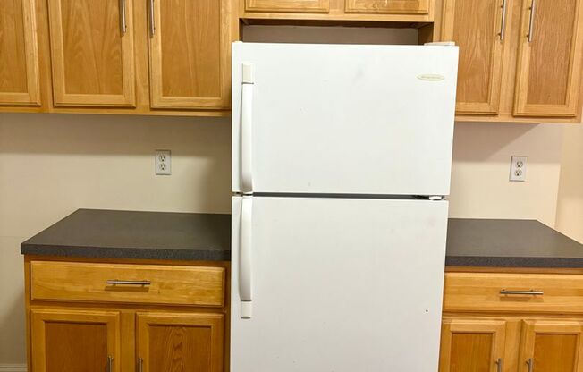 3 beds, 1 bath, 1,400 sqft, $1,595, Unit 4532-B15