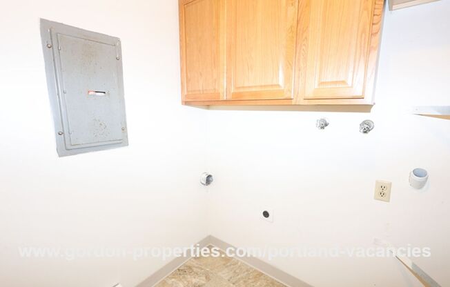 2 beds, 1 bath, $1,595