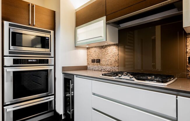 1 bed, 1.5 baths, $5,995, Unit #3902