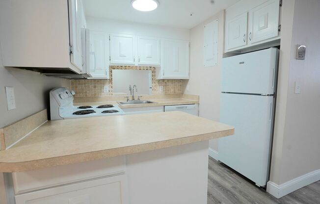 1 bed, 1 bath, 775 sqft, $2,100, Unit 76-1