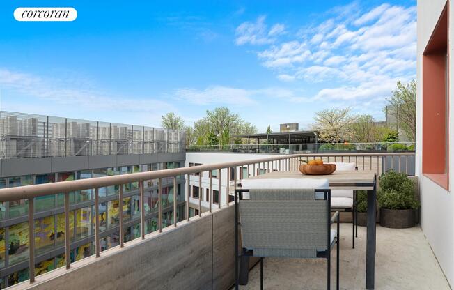 2 beds, 1 bath, $4,525, Unit 660