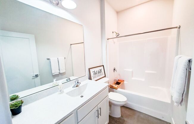 1 bed, 1 bath, 760 sqft, $1,345, Unit B204