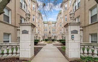4435 North Greenview Ave.