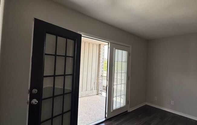 2 beds, 2 baths, 931 sqft, $1,185, Unit 14-1402