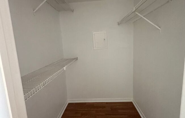 1 bed, 1 bath, 564 sqft, $995, Unit 2