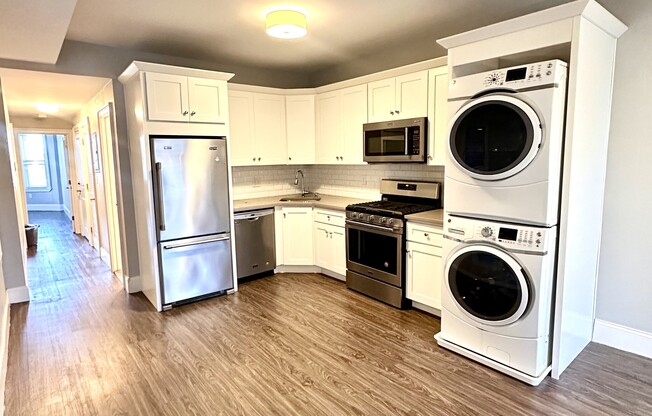 2 beds, 1 bath, 800 sqft, $3,000, Unit 2