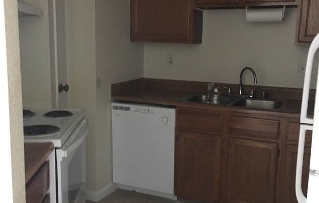 1 Bedroom 1 Bath  Condo  - N. Las Vegas Blvd & Pecos