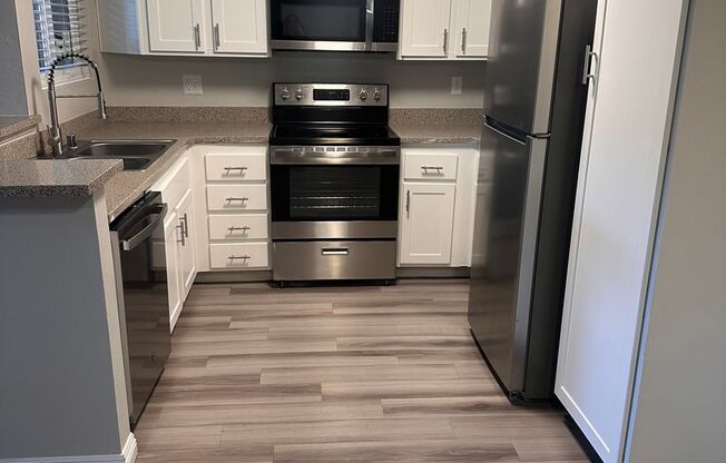 2 beds, 2 baths, 900 sqft, $2,895, Unit 111