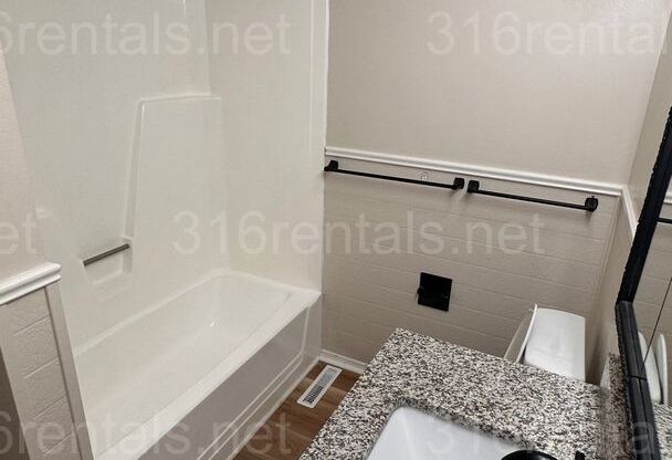 $1300 - 3 bed 1 bath Beautiful single family home located in West Wichita Sunflower neighborhood