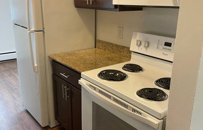 2 beds, 1 bath, 875 sqft, $1,325, Unit 1210-024