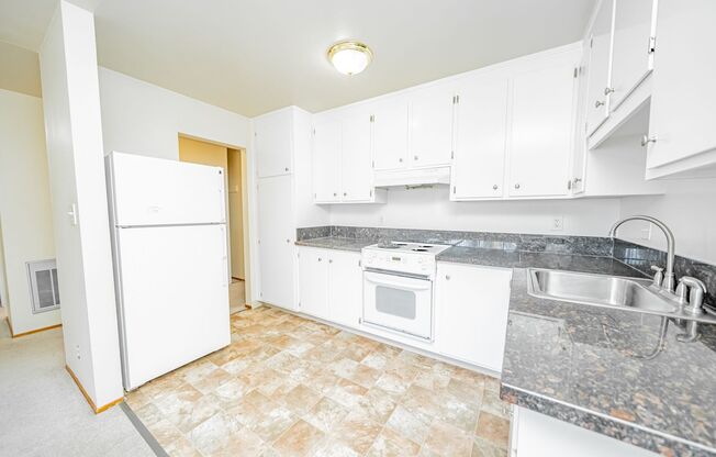 1 bed, 1 bath, $1,695, Unit 306