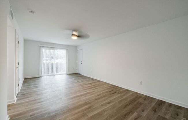3 beds, 2 baths, 1,200 sqft, $1,995, Unit 2290-03